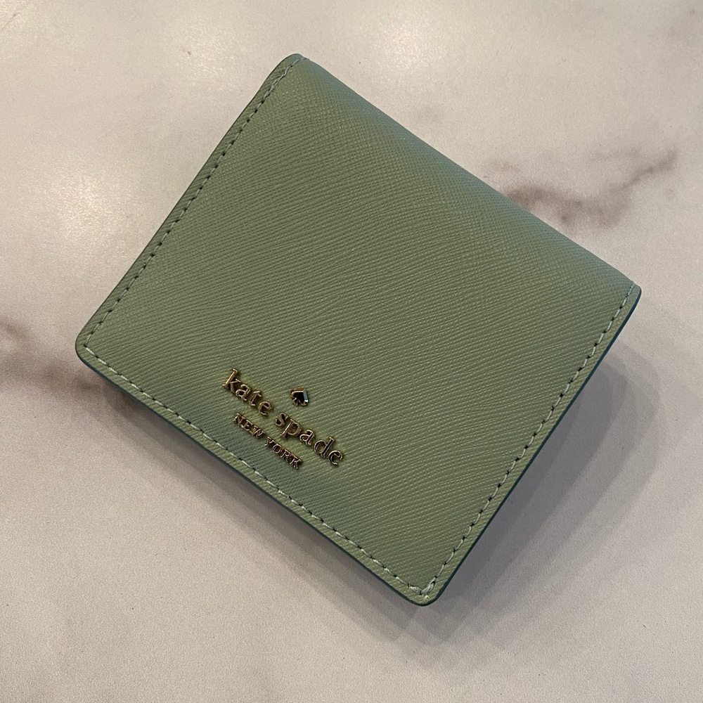 KATE SPADE Cove Street Light Pistachio Green Serenade Small Wallet - Picture 1 of 6